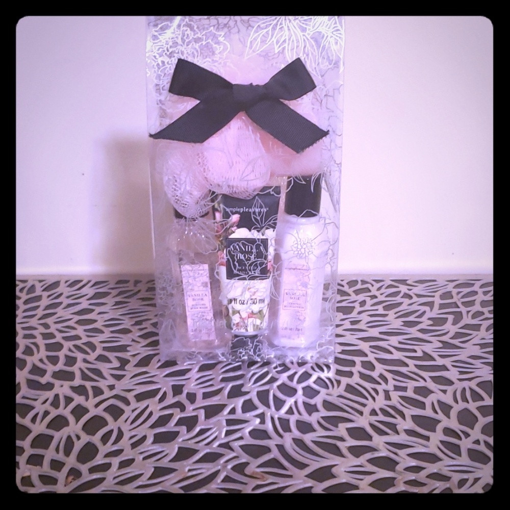 Simple pleasure  Bath set
